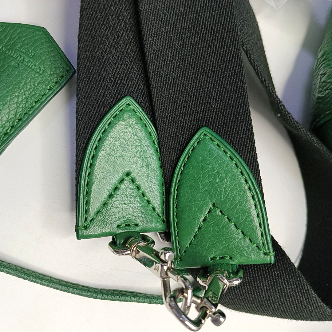 LOUIS VUITTON NEO PAPILLON Green leather monogram embossed Boston bag shoulder bag handbag crossbody bag with silver hardware and removable shoulder strap-(SKU)-950486296