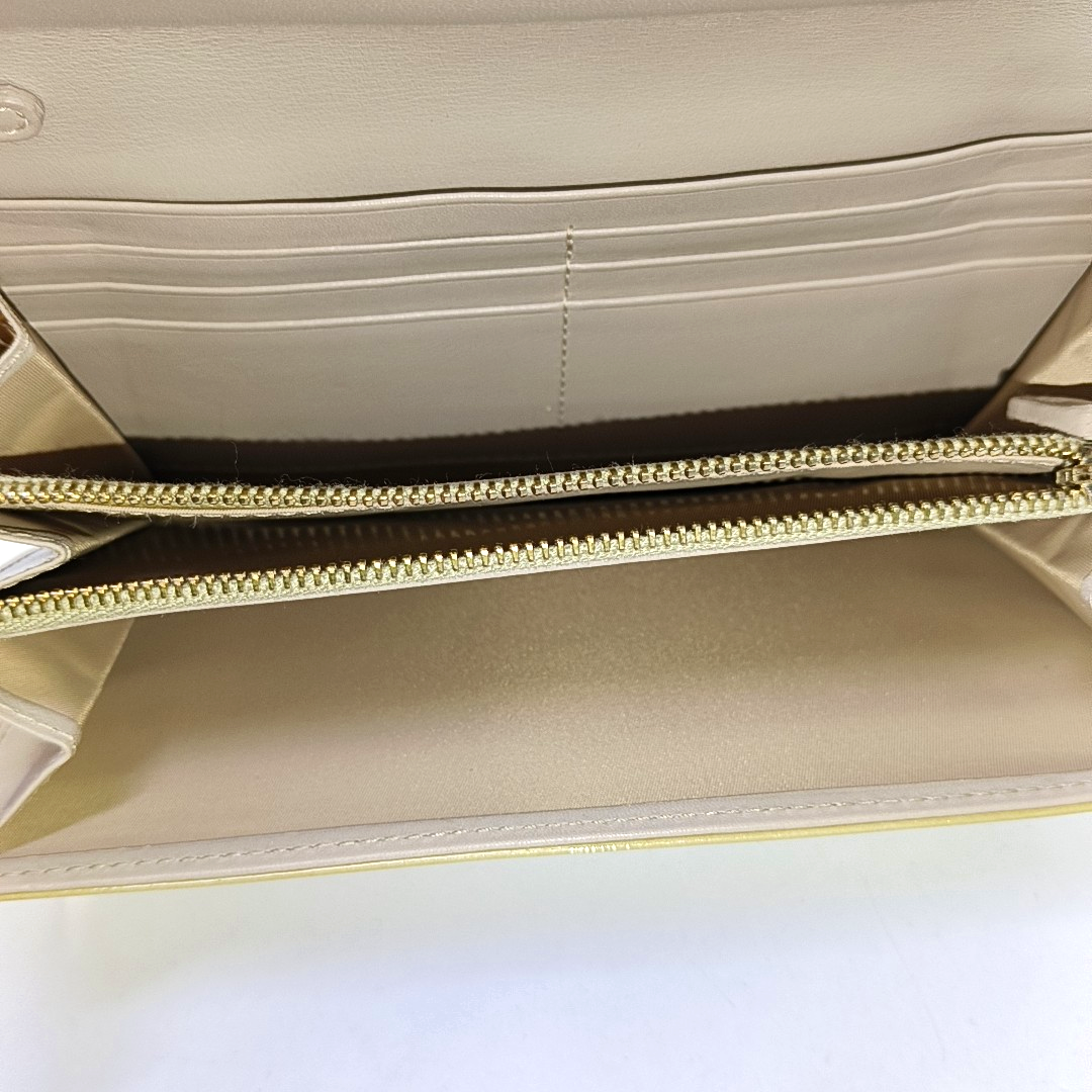 DIOR Lady Dior Light Yellow Lacquered Leather Wicker Pattern Stitched Wallet Golden hardware-(SKU)-956498734