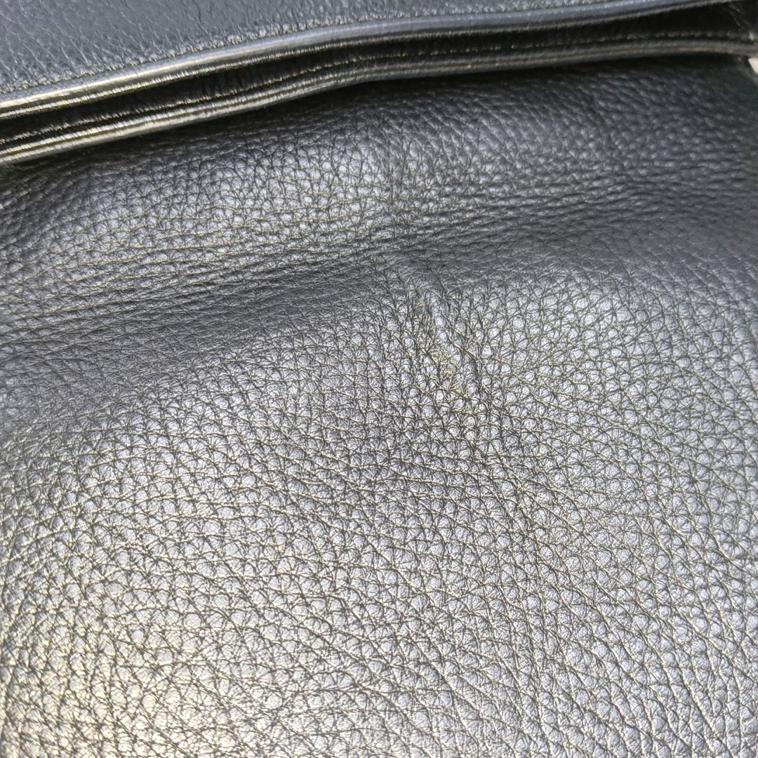 COCCINELLE Black Leather Single Shoulder Bag Golden hardware Removable shoulder strap-(SKU)-14421257