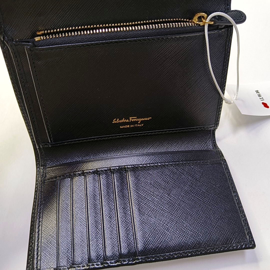 FERRAGAMO Black Leather Wallet Golden hardware-(SKU)-944079948