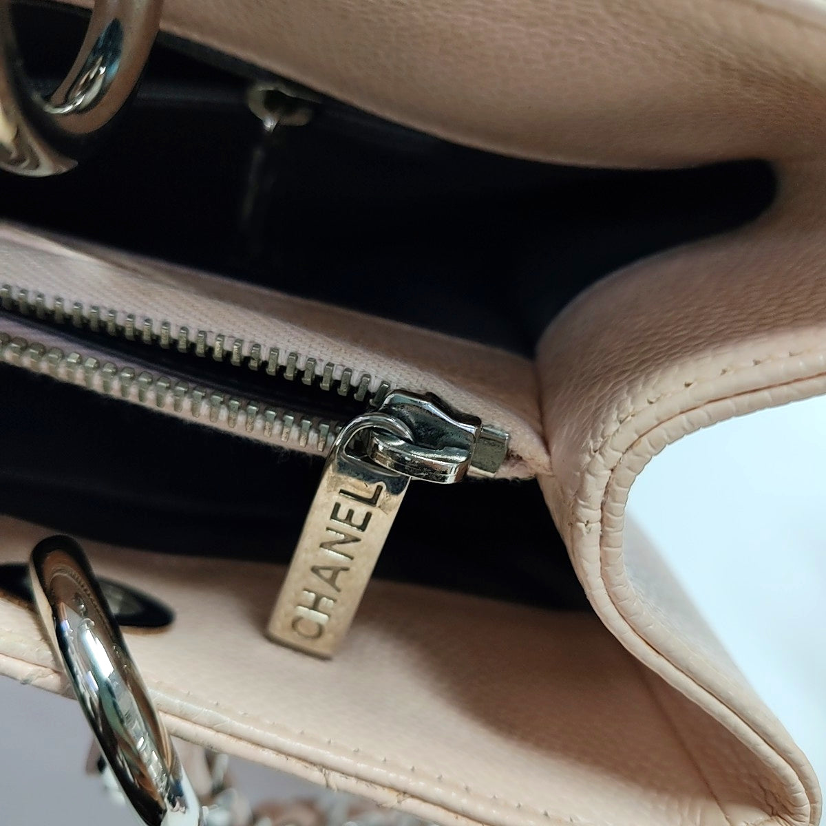 CHANEL CHANEL GST Large Pink Calfskin Quilted Lambskin Leather Chain Shoulder Bag Handbag Silver Hardware 17 Clasp-(SKU)-968770911