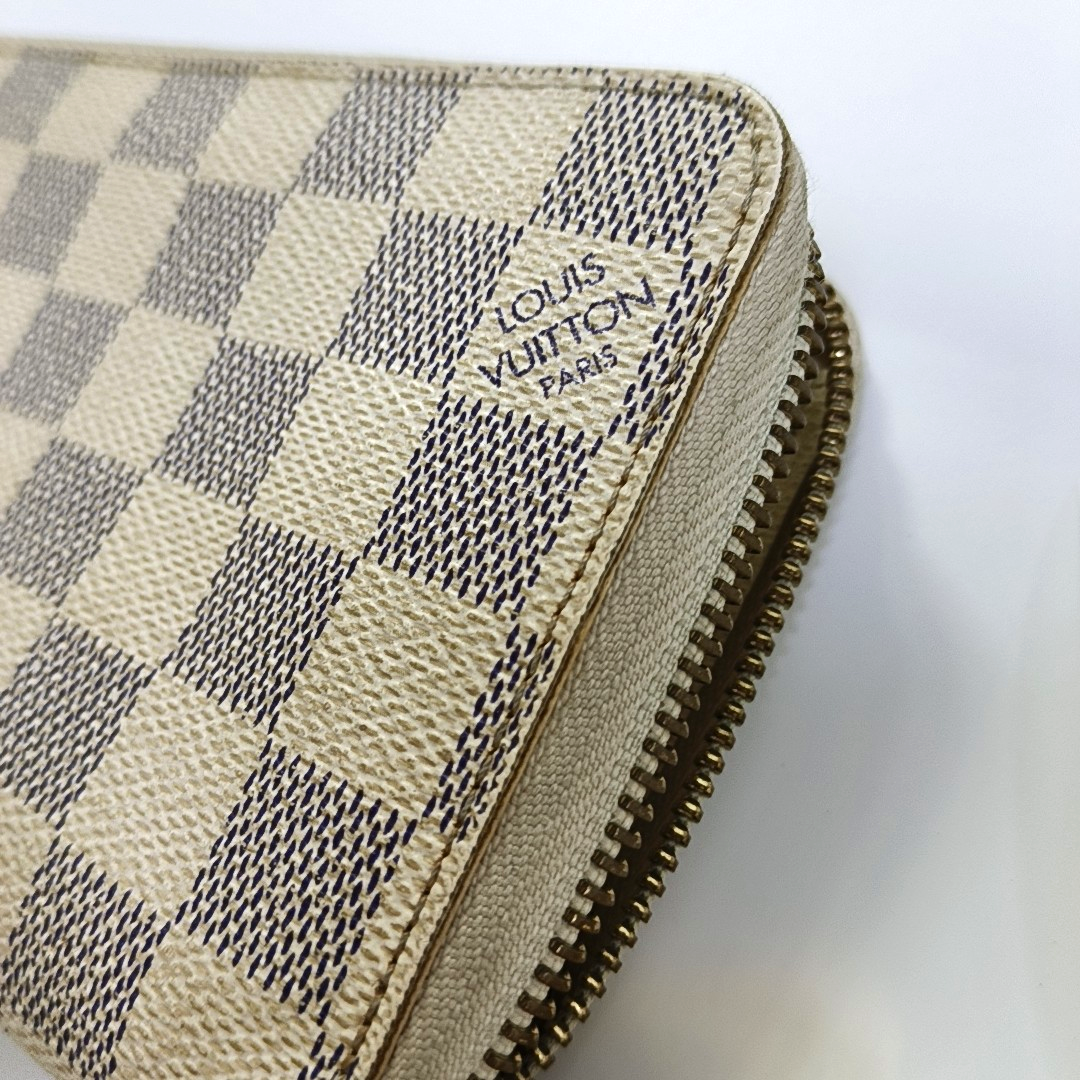 LOUIS VUITTON White Coated Canvas Checkered Wallet Golden hardware-(SKU)-960575120