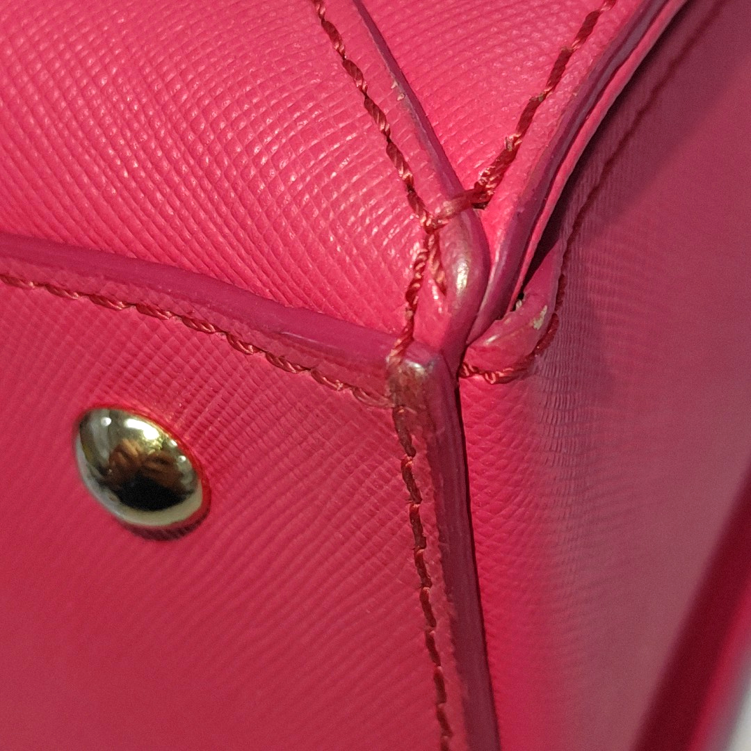 MCM NUOVO Red Leather Embossed Shoulder Bag Tote Bag Crossbody Bag Golden hardware Removable shoulder strap-(SKU)-14100965