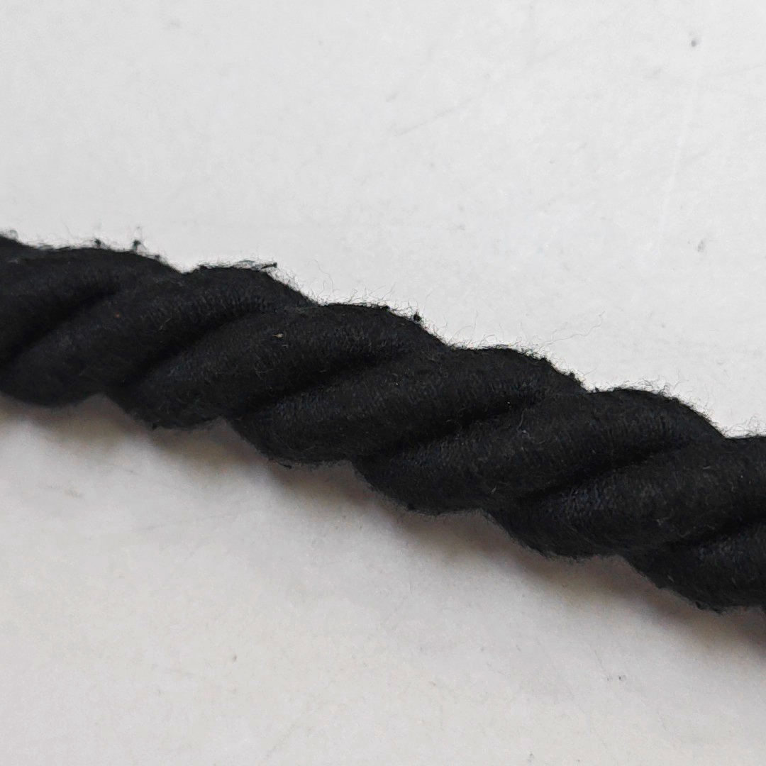 CHANEL EN VOGUE Black LambSkin Quilted Shoulder Bag Handbag with Gold Hardware, 27 Clasp-(SKU)-947279810