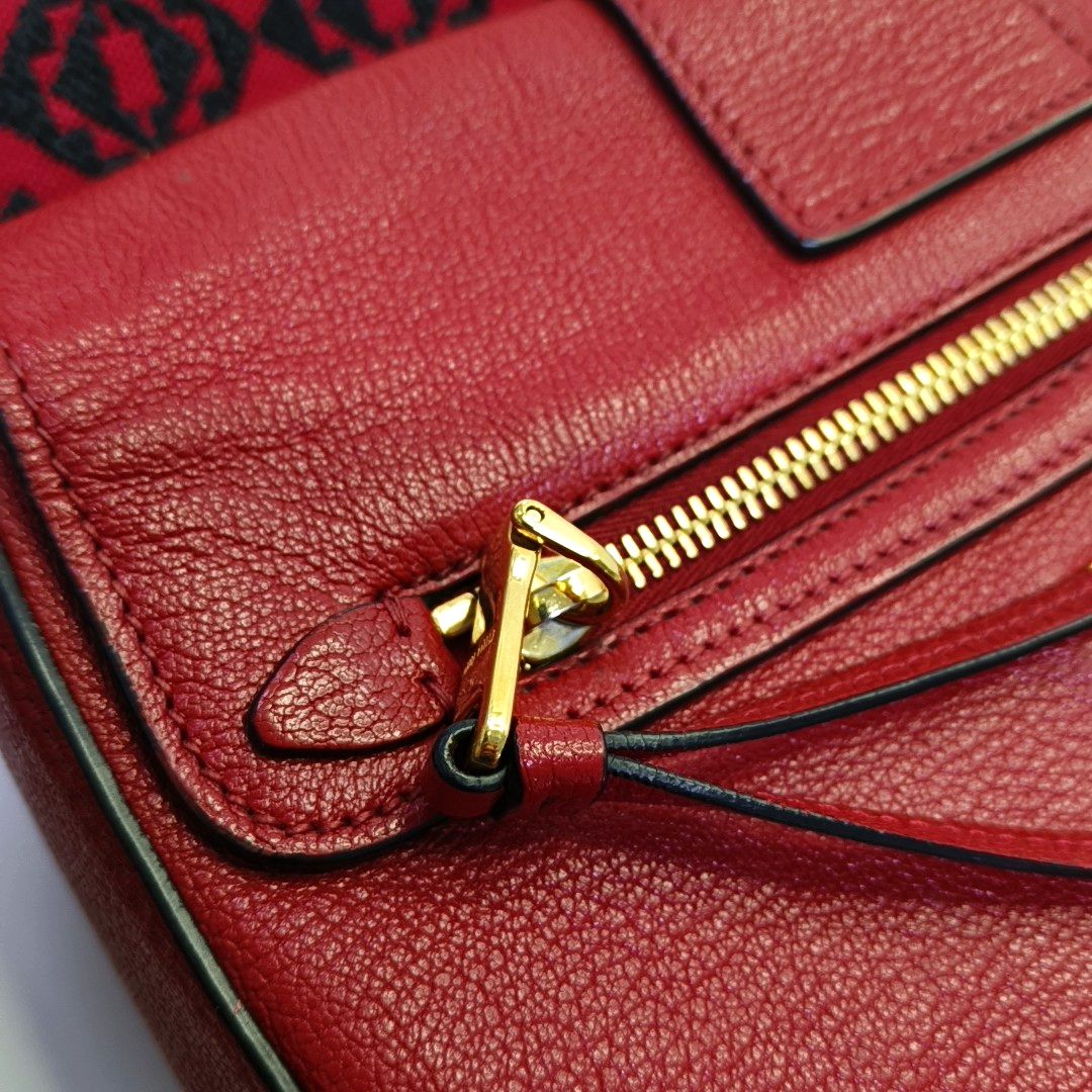 Miu Miu Red Cowhide Floral Single Shoulder Bag Tote Bag Crossbody Golden hardware Removable shoulder strap-(SKU)-945183259