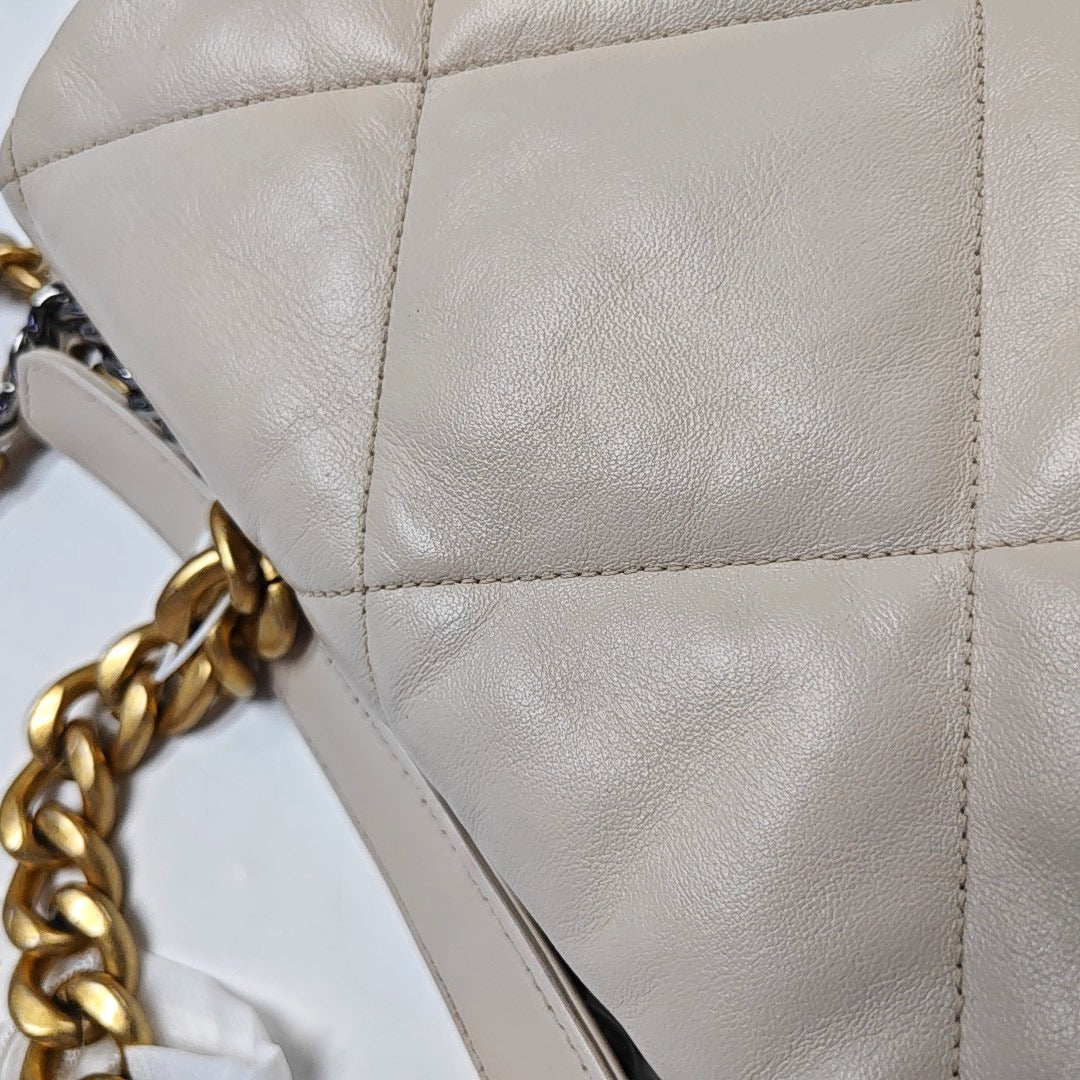 CHANEL CHANEL 19 Maxi Super Large White Lamb Skin Quilted Shoulder Bag Tote Bag Crossbody Golden Silver Ruthenium Hardware 30cm-(SKU)-971521605