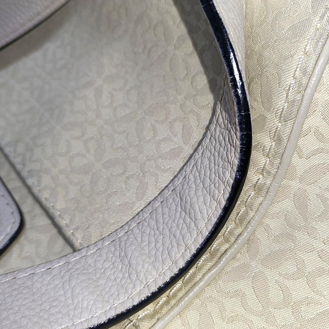 LOEWE Beige Canvas Single Shoulder Bag Handbag Golden hardware-(SKU)-14006993