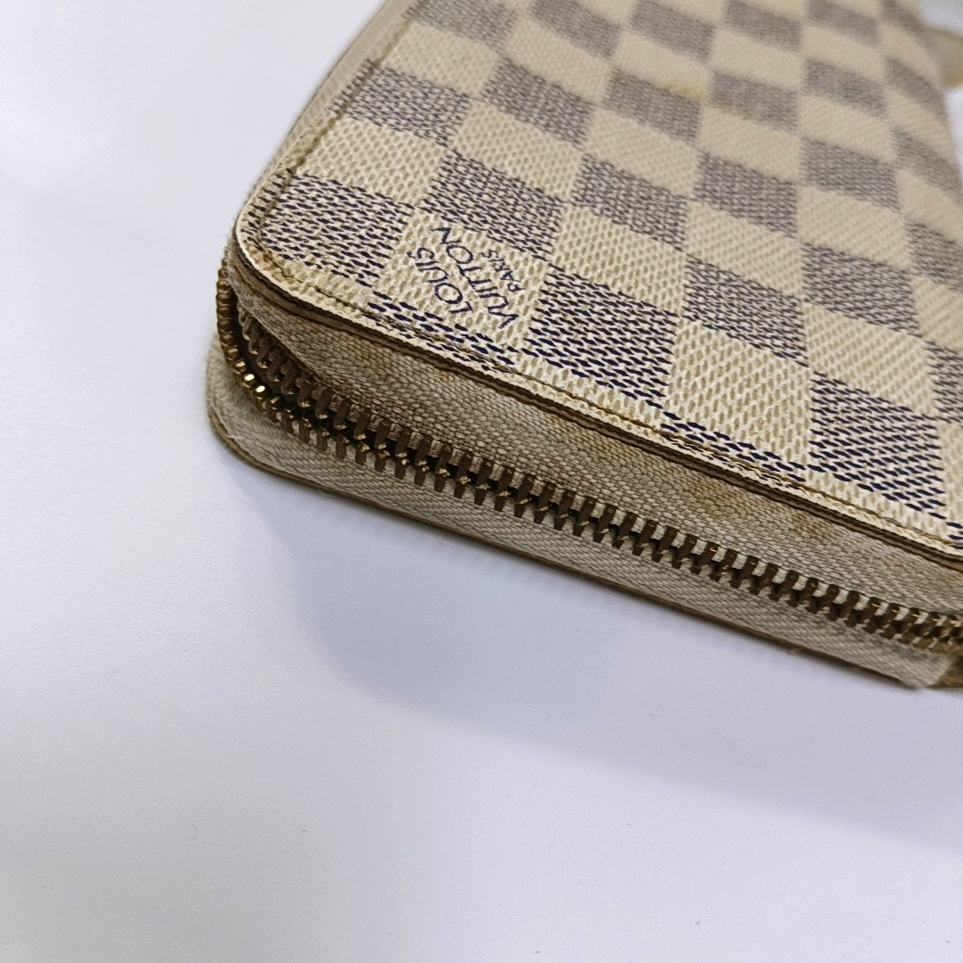 LOUIS VUITTON White Coated Canvas Checkered Wallet Golden hardware-(SKU)-960575120