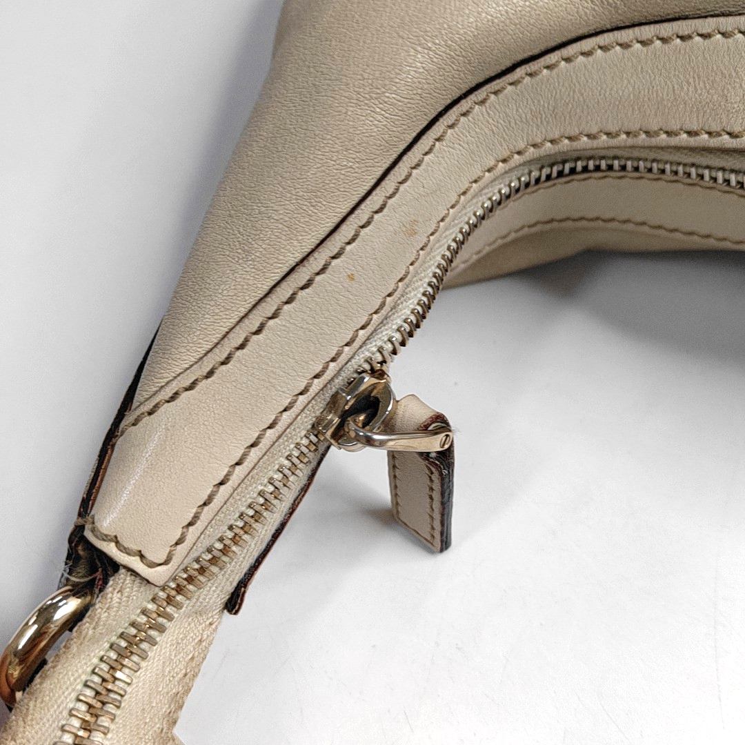 GUCCI White Cowhide Single Shoulder Bag Tote Golden hardware-(SKU)-944843713