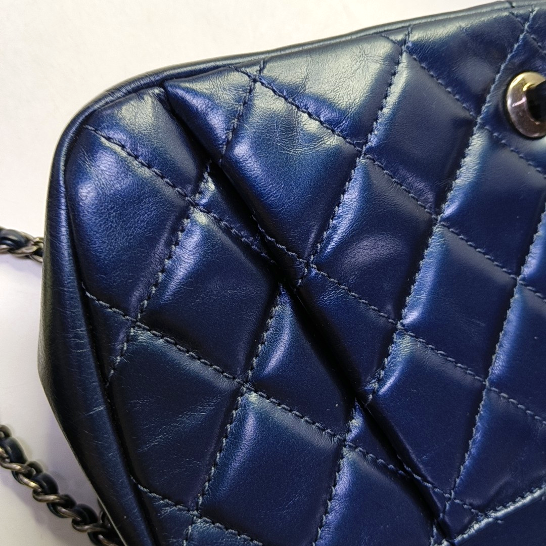 CHANEL CLASSIC FLAP Medium Dark Blue Calfskin Quilted Matelassé Shoulder Bag Rutenium Hardware 22 Clasp-(SKU)-946534415