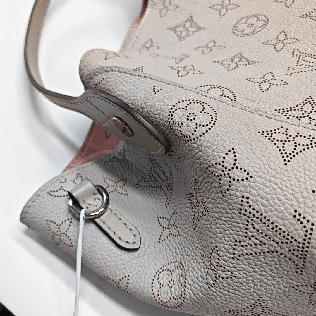 LOUIS VUITTON HINA Small Grey Calfskin Monogram Vernis Crossbody Bag Shoulder Bag Handbag Removable Strap Silver Hardware Pockets-(SKU)-970320254