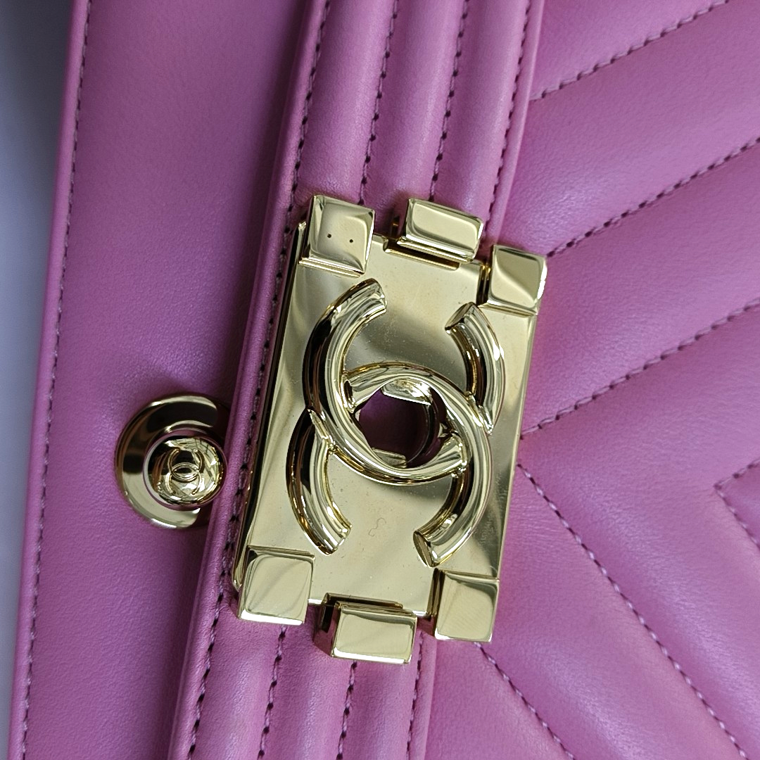 CHANEL BOY CHANEL Medium Size Pink Leather V-Shape Shoulder Bag Crossbody Bag Gold Hardware-(SKU)-953183002