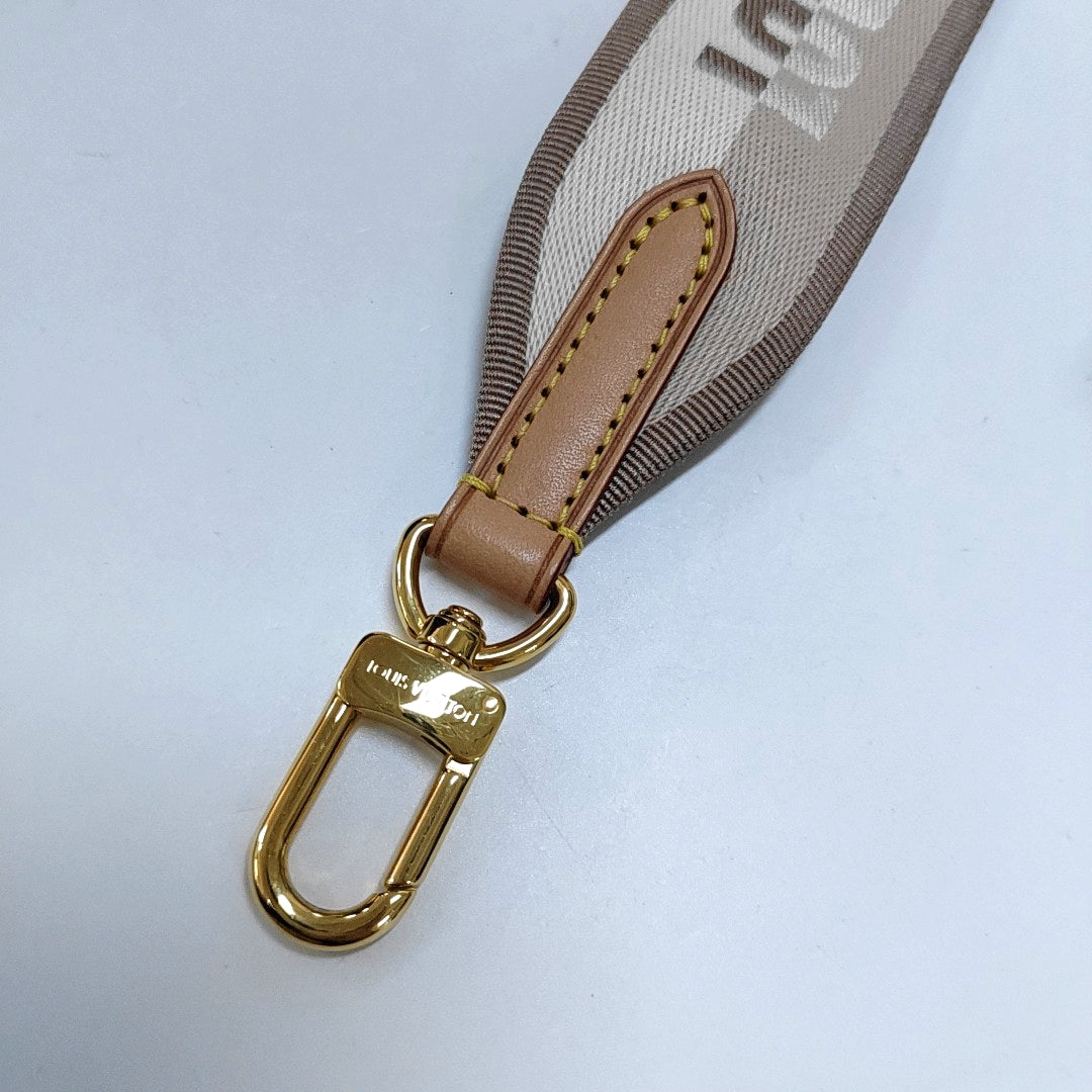 LOUIS VUITTON CLUNY Small Brown Monogram Canvas Shoulder Bag with Shoulder Strap, Gold Hardware, Detachable Strap-(SKU)-967532132