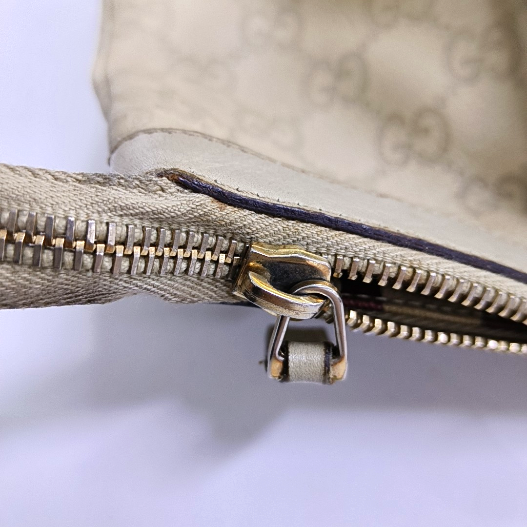 GUCCI Abbey White cowhide 老花压纹 (monogram embossed) shoulder bag/handbag Golden hardware-(SKU)-957784065