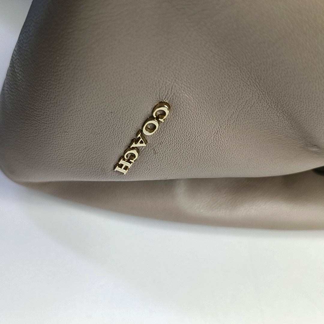 COACH Beige Leather Plaid Quilted Shoulder Bag Golden hardware-(SKU)-943927608
