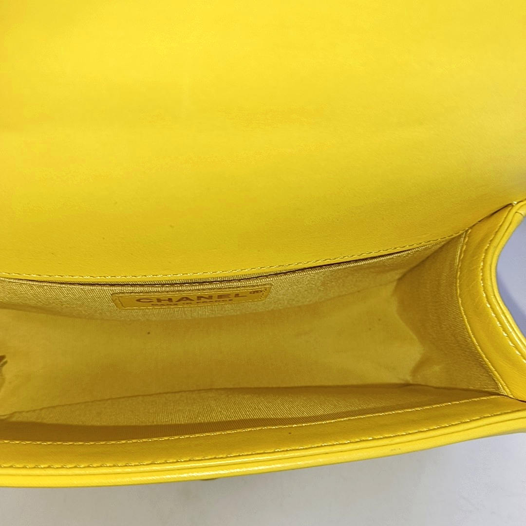 CHANEL BOY CHANEL Small Size Yellow Calfskin Quilted Diagonal Bag, Shoulder Bag with Detachable Strap, Golden Hardware, 27 Clasps-(SKU)-950300826