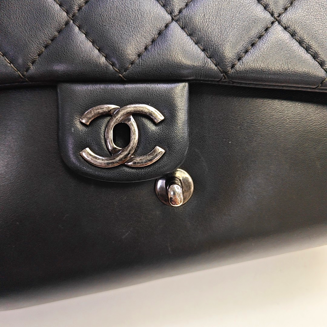 CHANEL CLASSIC FLAP Black Calfskin Quilted Shoulder Bag Tote Bag Crossbody Bag Palladium Hardware 23 Clasp-(SKU)-947760790