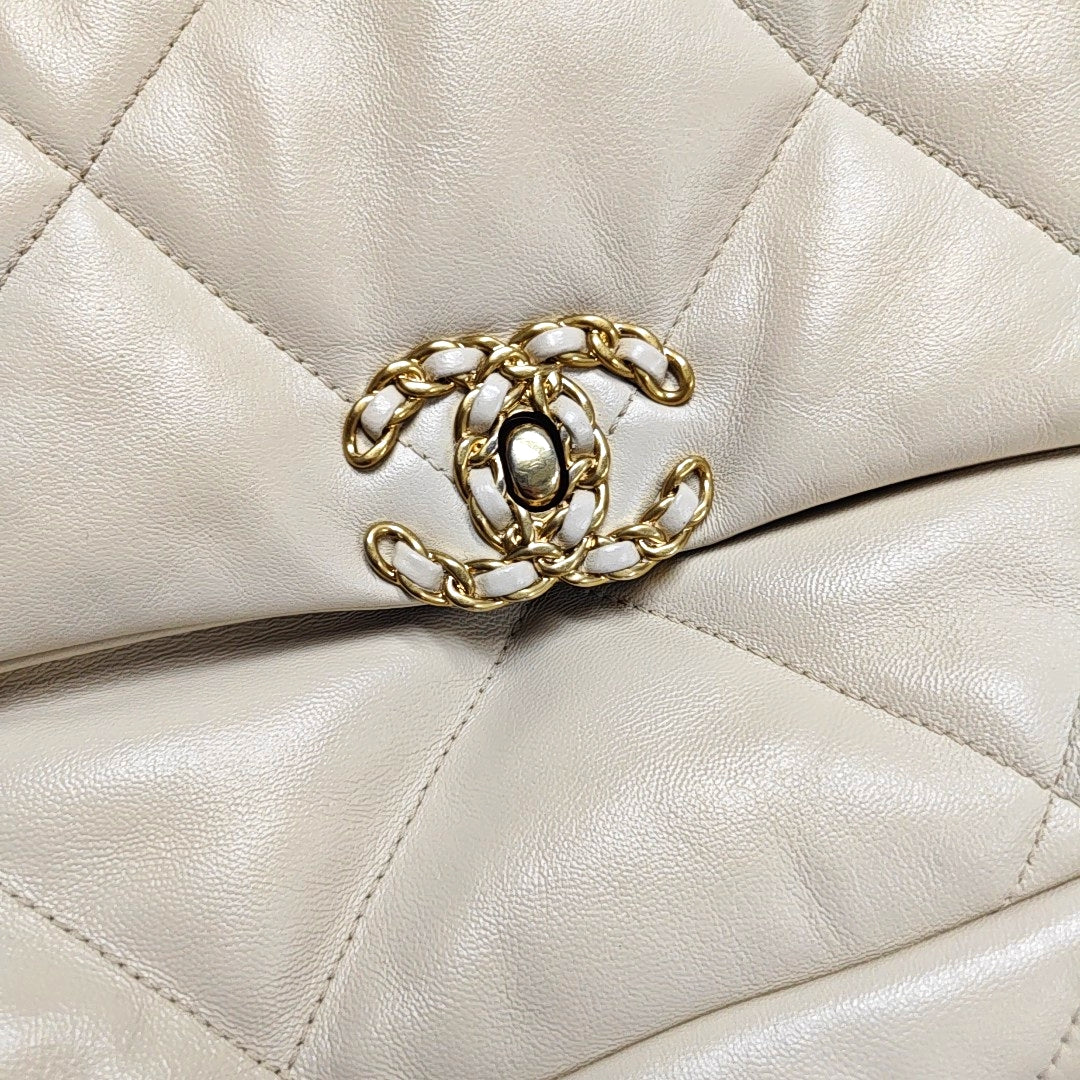 CHANEL CHANEL 19 Maxi Super Large White Lamb Skin Quilted Shoulder Bag Tote Bag Crossbody Golden Silver Ruthenium Hardware 30cm-(SKU)-971521605