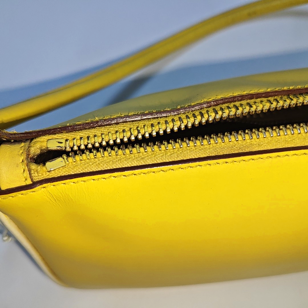 PRADA Tote bag Yellow Leather Shoulder Bag Tote Golden hardware-(SKU)-934886659