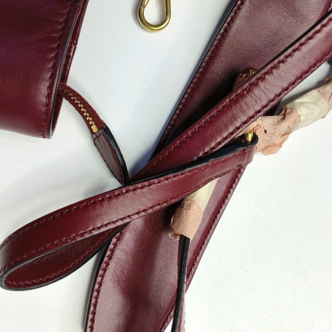 Miu Miu Burgundy leather handbag, single shoulder bag Golden hardware Removable shoulder strap-(SKU)-949081414