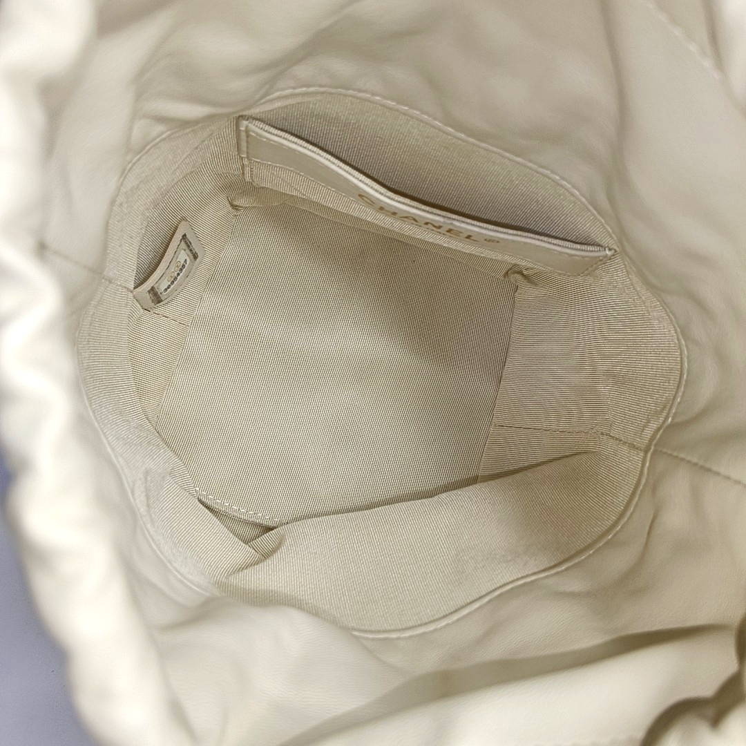 CHANEL DRAWSTRING White Calfskin Shoulder Bag with Gold Hardware, 30 Clutch-(SKU)-955869529