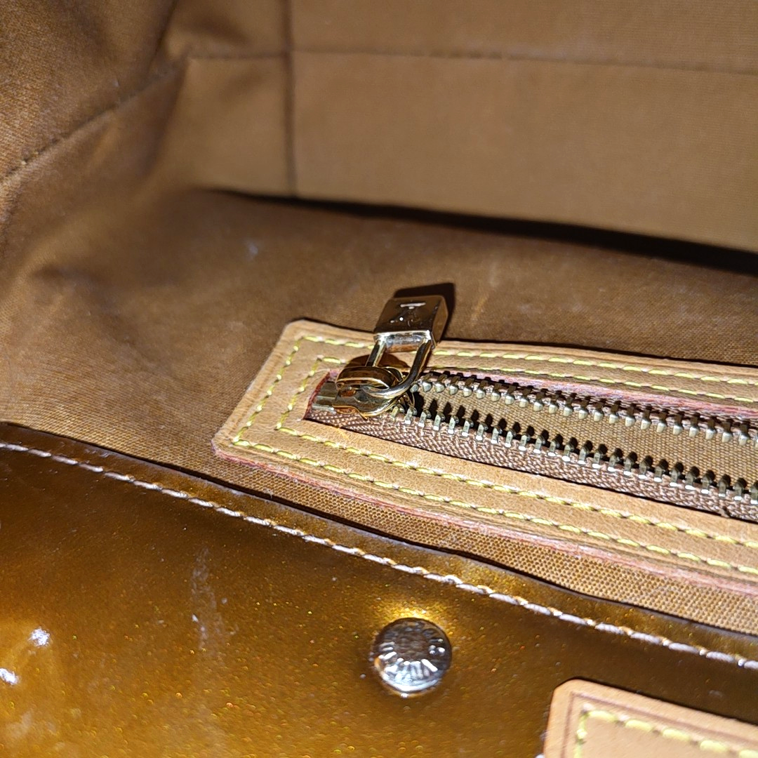LOUIS VUITTON READE Small size Brown Patent Leather Embossed Handbag Golden hardware-(SKU)-936181874