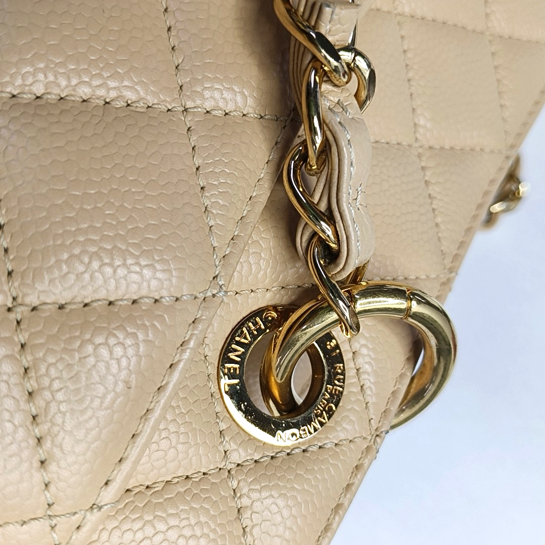 CHANEL CHANEL GST Large Beige Calfskin Quilted Lambskin Leather Chain Shoulder Bag Handbag Gold Hardware 19 Clasp-(SKU)-960372064