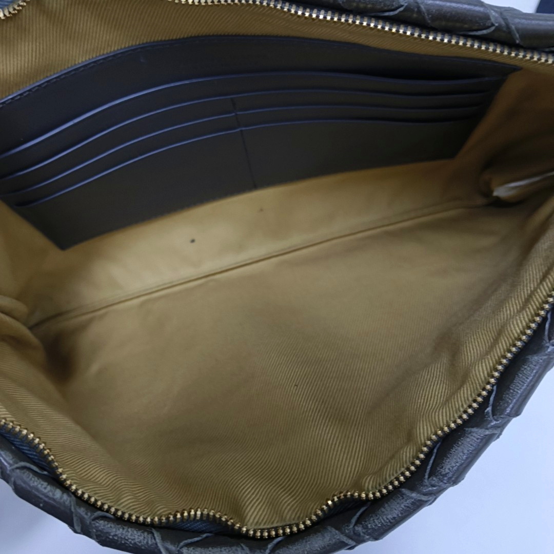 BOTTEGA VENETA Green Sheepskin Woven Clutch Golden hardware-(SKU)-946431245