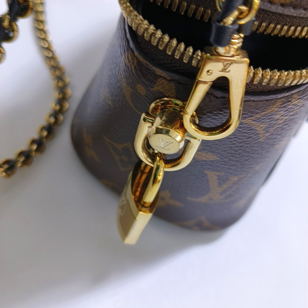 LOUIS VUITTON VANITY CHAIN POUCH Small Brown Coated Canvas Monogram Vernis Cosmetic Bag Shoulder Bag Crossbody Bag Handbag Gold Hardware Removable Shoulder Strap-(SKU)-955510928