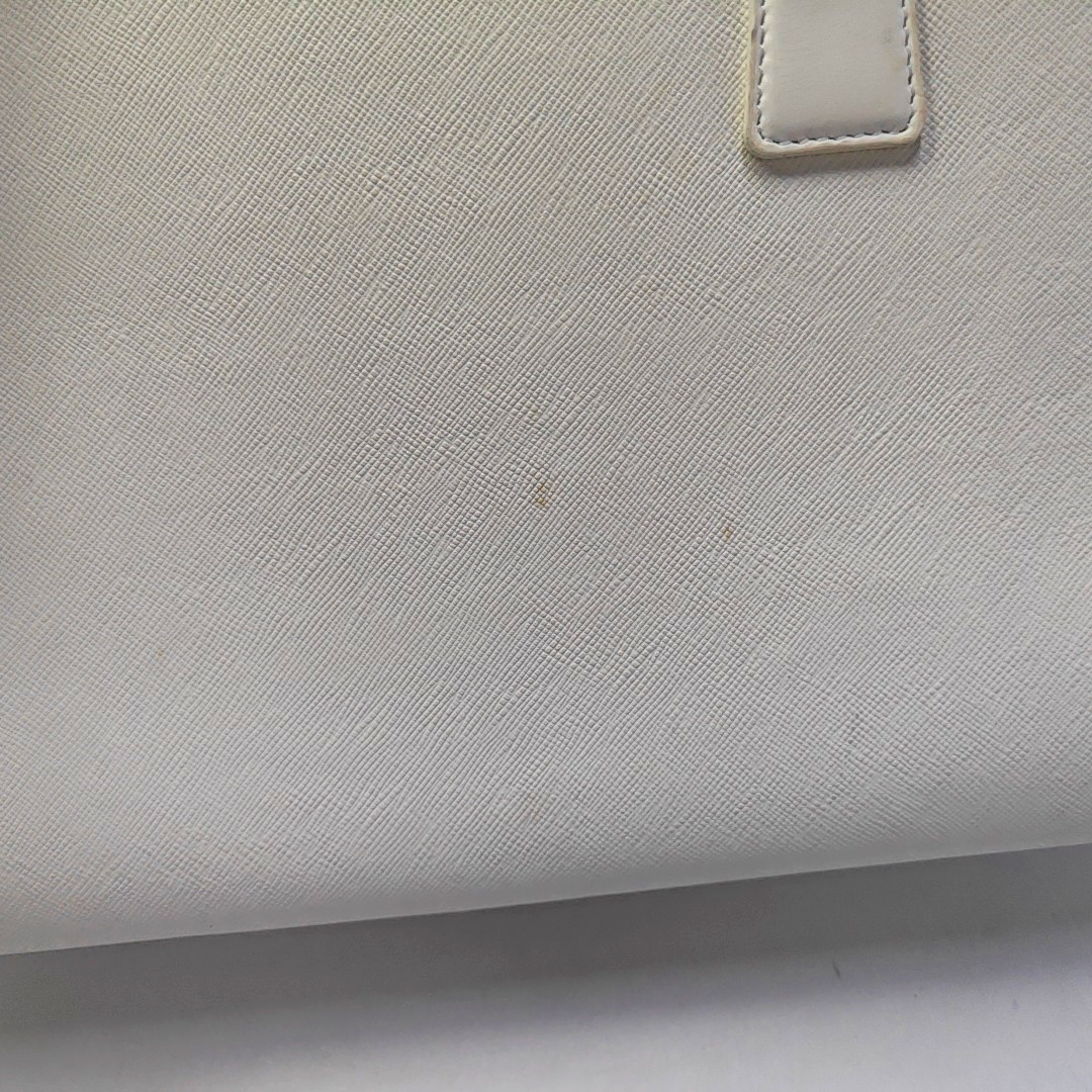BURBERRY Tote bag Small size White Cowhide Textured Handbag Silver Hardware-(SKU)-946077428