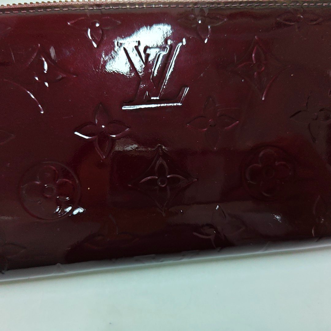 LOUIS VUITTON Burgundy Patent Leather Embossed Wallet Golden hardware-(SKU)-951021477