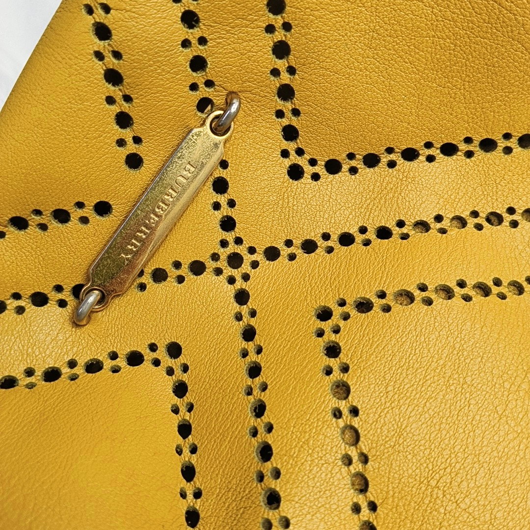 BURBERRY Tote bag Mustard Cowhide Cutout Single Shoulder Bag Golden hardware Sub-bag-(SKU)-953287825