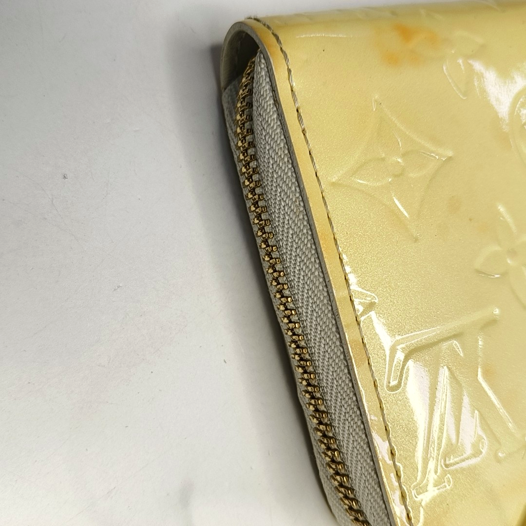 LOUIS VUITTON Yellow Patent Leather Embossed Wallet Golden hardware-(SKU)-952291694