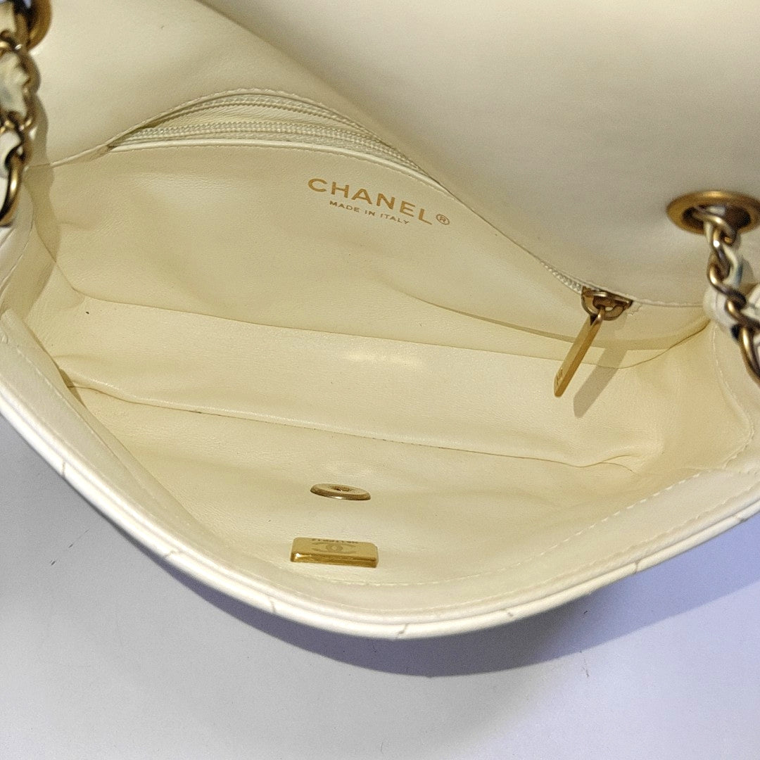 CHANEL CLASSIC FLAP Mini White Lamb Skin Quilted Crossbody Shoulder Bag with Gold Hardware-(SKU)-967034781
