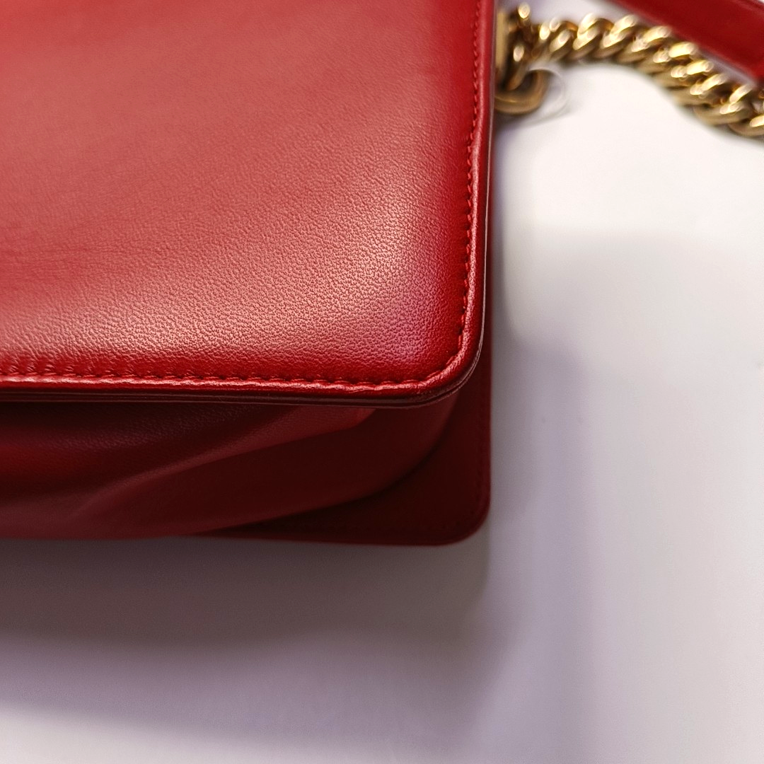 CHANEL BOY CHANEL Medium Size Red Lamb Calfskin Quilted Chevron Single Shoulder Bag Crossbody Bag Gold Hardware 23 Clasp Removable Shoulder Strap-(SKU)-964494003