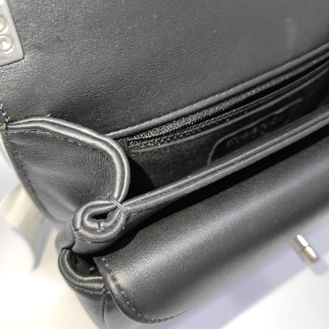 CHANEL COCO EYELETS Black Leather Quilted Single Shoulder Bag Crossbody Bag Silver Hardware 25 Clasp-(SKU)-952886640
