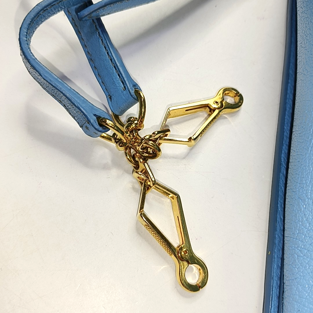 Miu Miu Madras Blue Cowhide Studs Single Shoulder Bag Tote Bag Crossbody Bag Golden hardware Removable shoulder strap-(SKU)-954293190