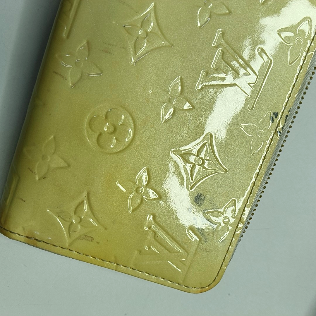 LOUIS VUITTON Yellow Patent Leather Embossed Wallet Golden hardware-(SKU)-952291694