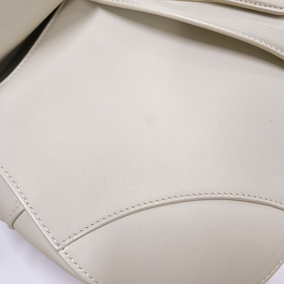 DIOR Saddle Small White Calfskin Saddle Bag Single Shoulder Bag and Tote with White Hardware-(SKU)-962207420