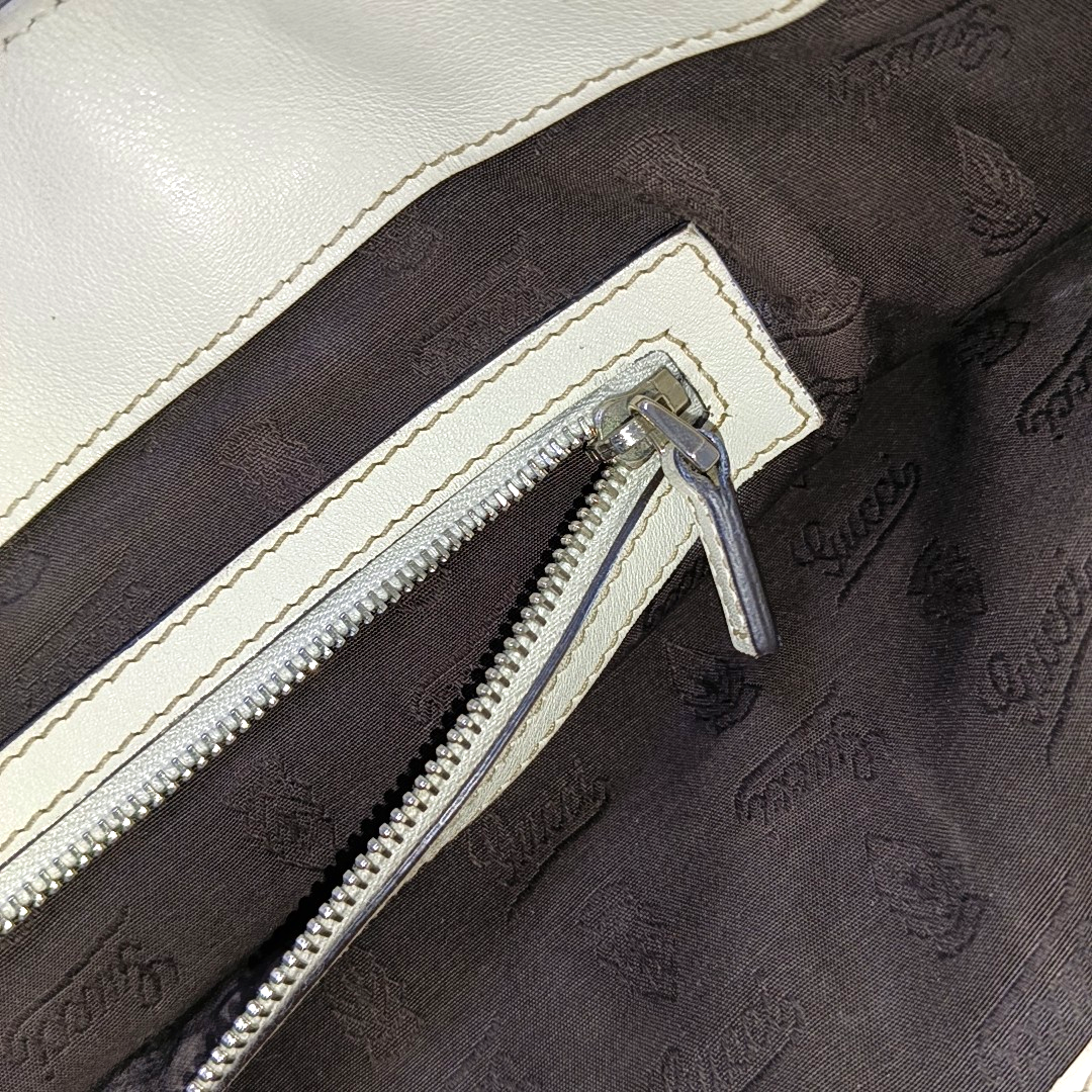 GUCCI Tote bag Beige leather old flower embossed single shoulder bag, crossbody bag Silver Hardware-(SKU)-942708264