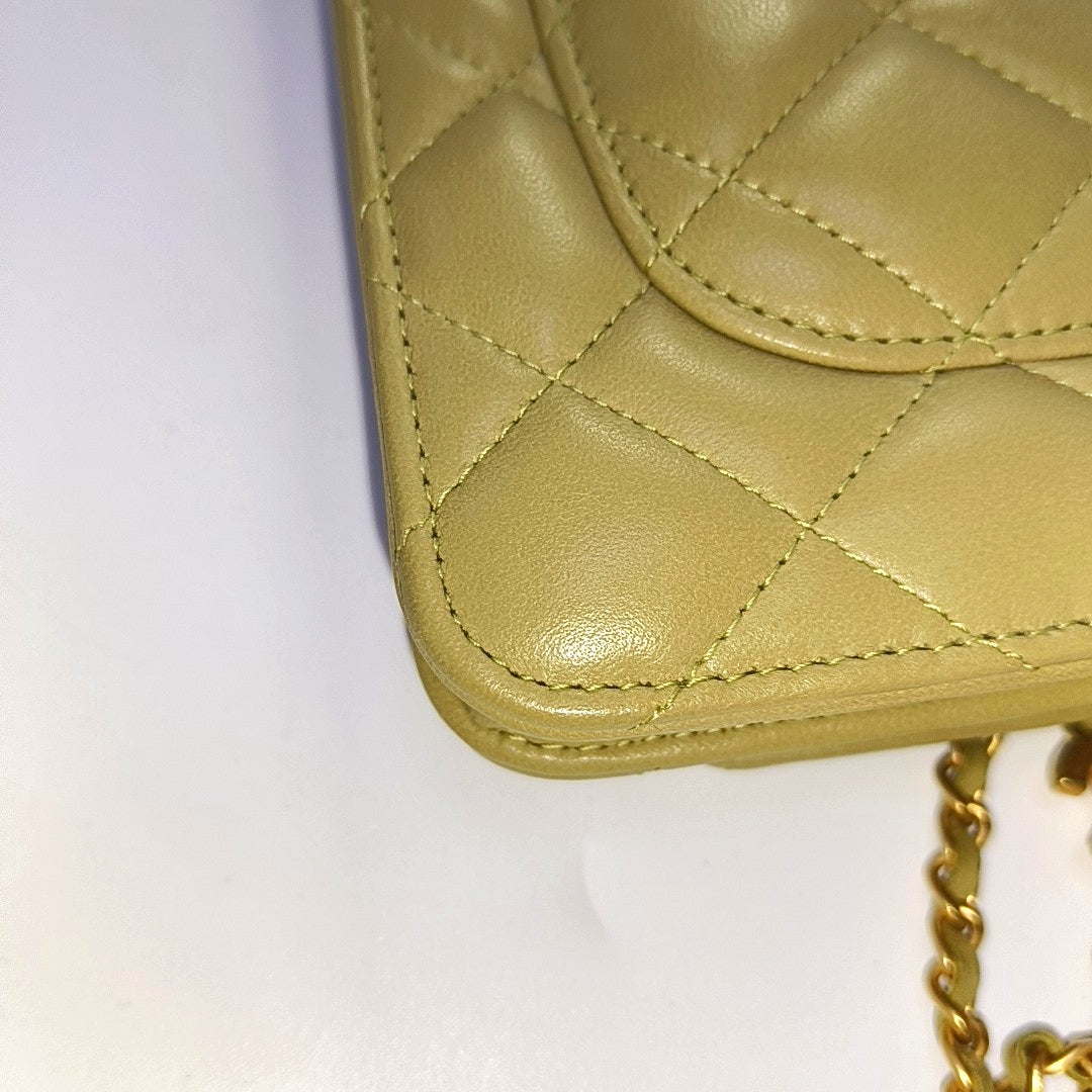 CHANEL WOC Yellow Green Lamb Skin Quilted Single Shoulder Bag Crossbody Bag Golden Hardware-(SKU)-966293271