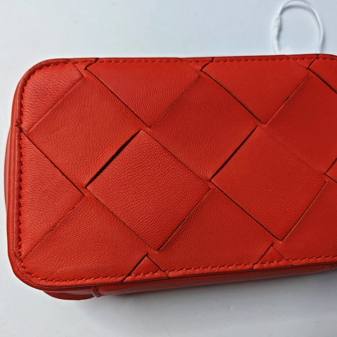 BOTTEGA VENETA Red Lamb Skin Woven Handbag-(SKU)-938648088
