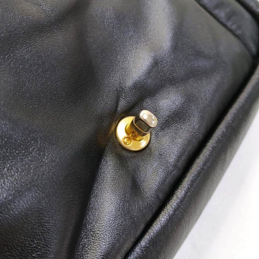CHANEL VINTAGE PUFFY black lambskin crossbody bag shoulder bag 28 opening gold hardware-(SKU)-954421943