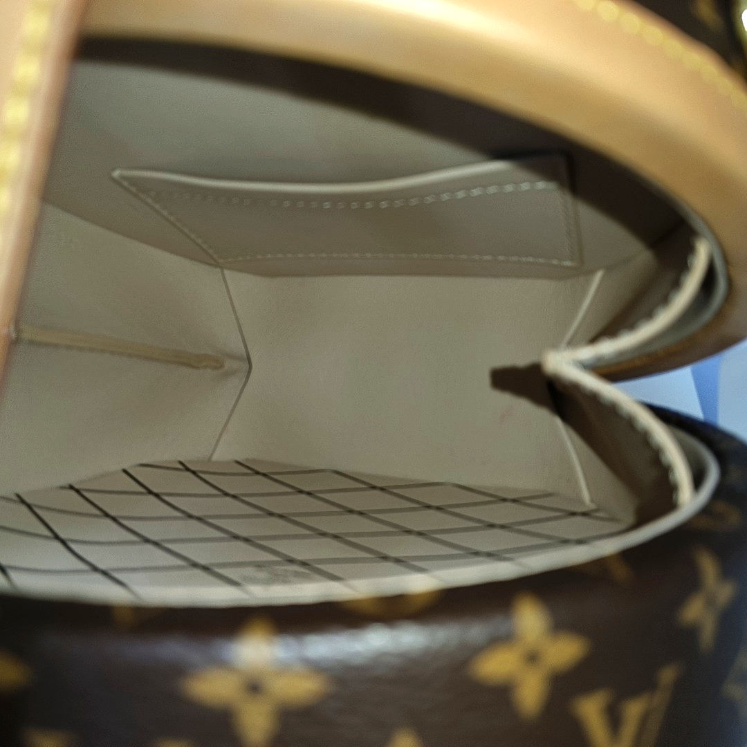 LOUIS VUITTON BOITE CHAPEAU Small Brown Coated Canvas Monogram Pattern Round Pie Bag Crossbody Bag Tote Bag Single Shoulder Bag Golden Hardware Removable Strap-(SKU)-962025243