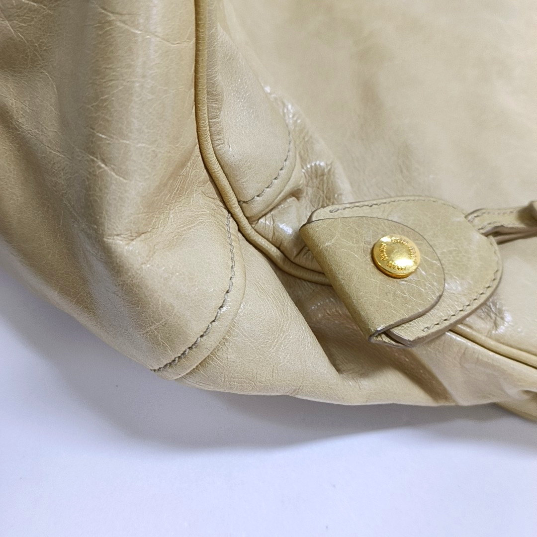 Miu Miu Tote bag Yellow Cowhide Single Shoulder Handbag Crossbody Bag Golden hardware Removable shoulder strap-(SKU)-958319831