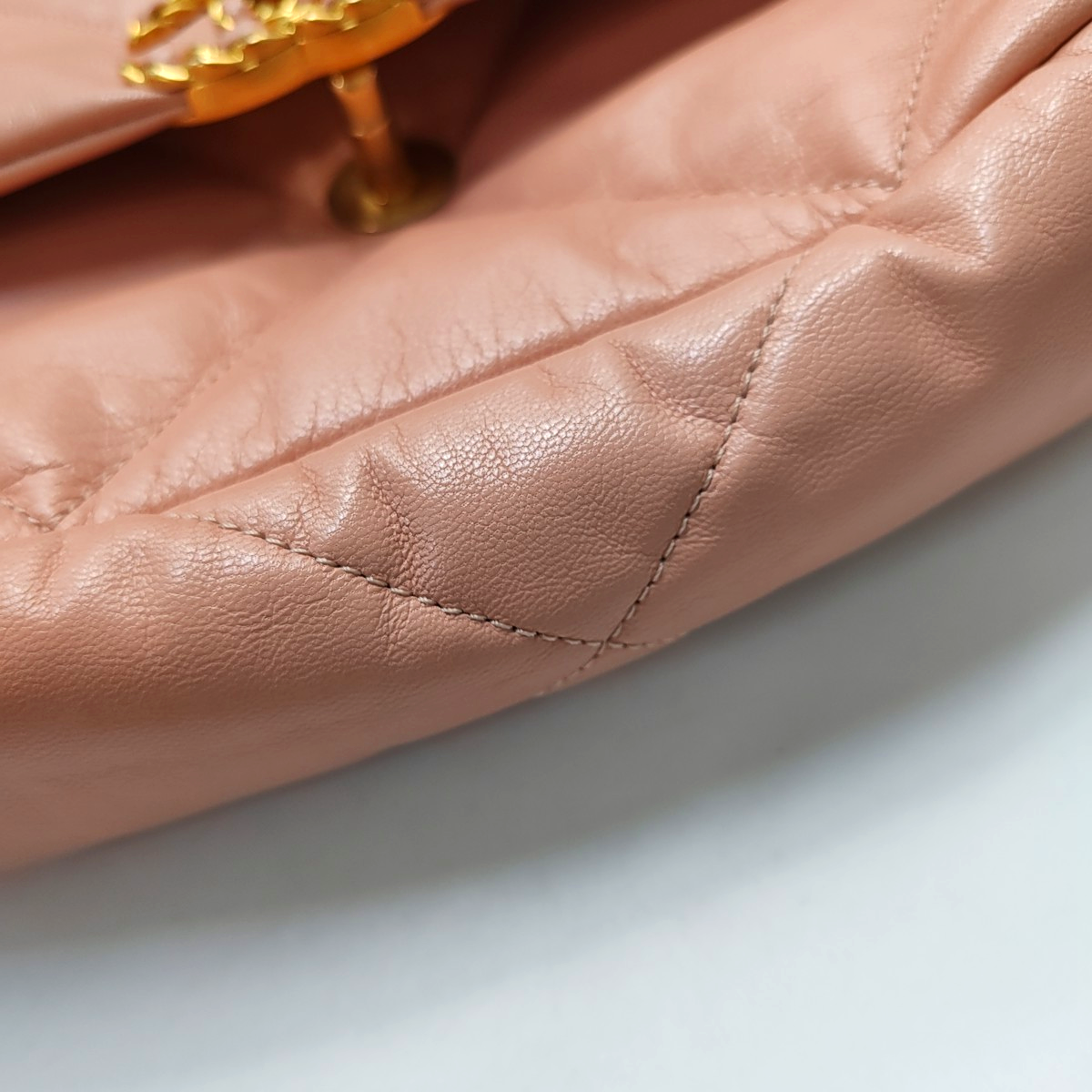 CHANEL CHANEL 19 Small Pink Lamb Leather Quilted Stitch Shoulder Bag Tote Bag Crossbody Bag Gold Rhodium Hardware 29 Clasp-(SKU)-954435140