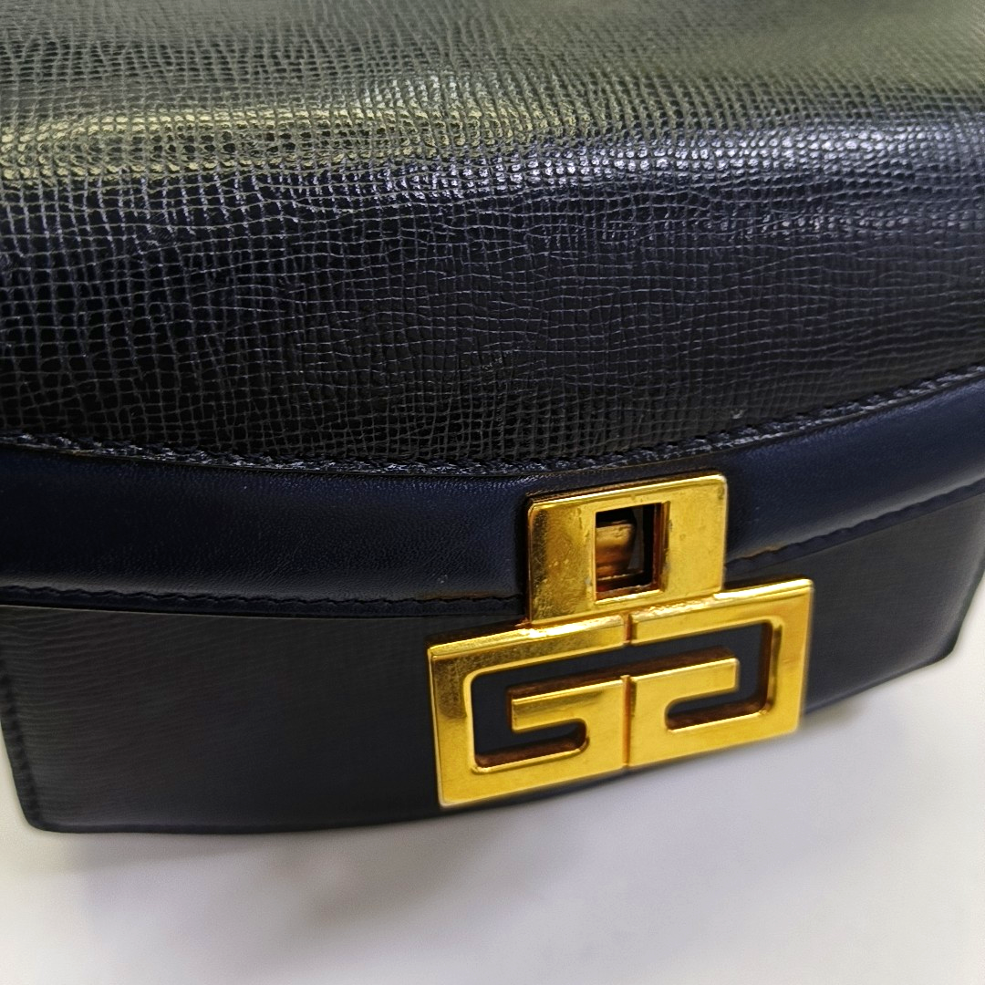 GIVENCHY Box Bag Black Cowhide Embossed Handbag Golden hardware Removable shoulder strap-(SKU)-944013708