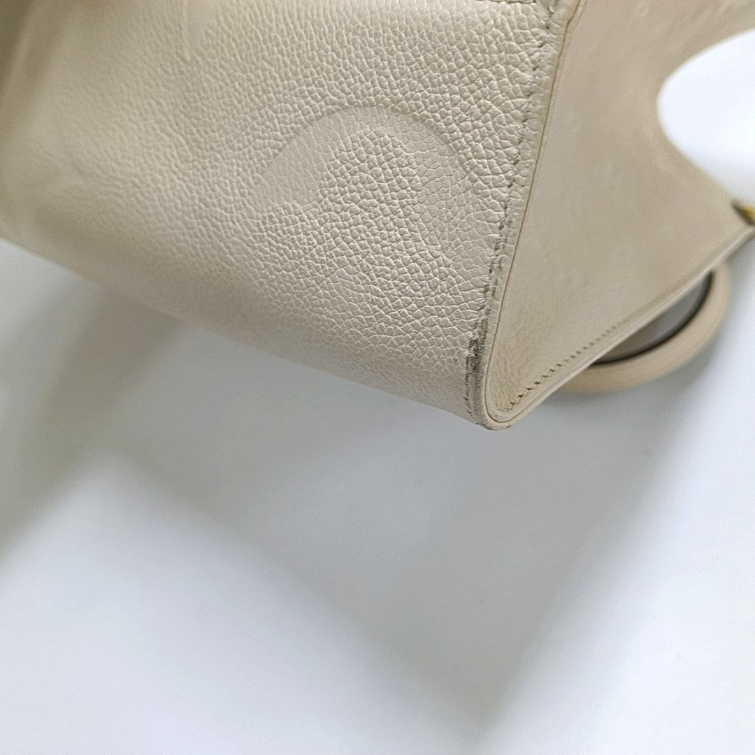 LOUIS VUITTON ONTHEGO Medium-sized Beige Leather Monogram Embossed Jungle Bag Shoulder Bag Tote Bag Golden Hardware-(SKU)-966297097