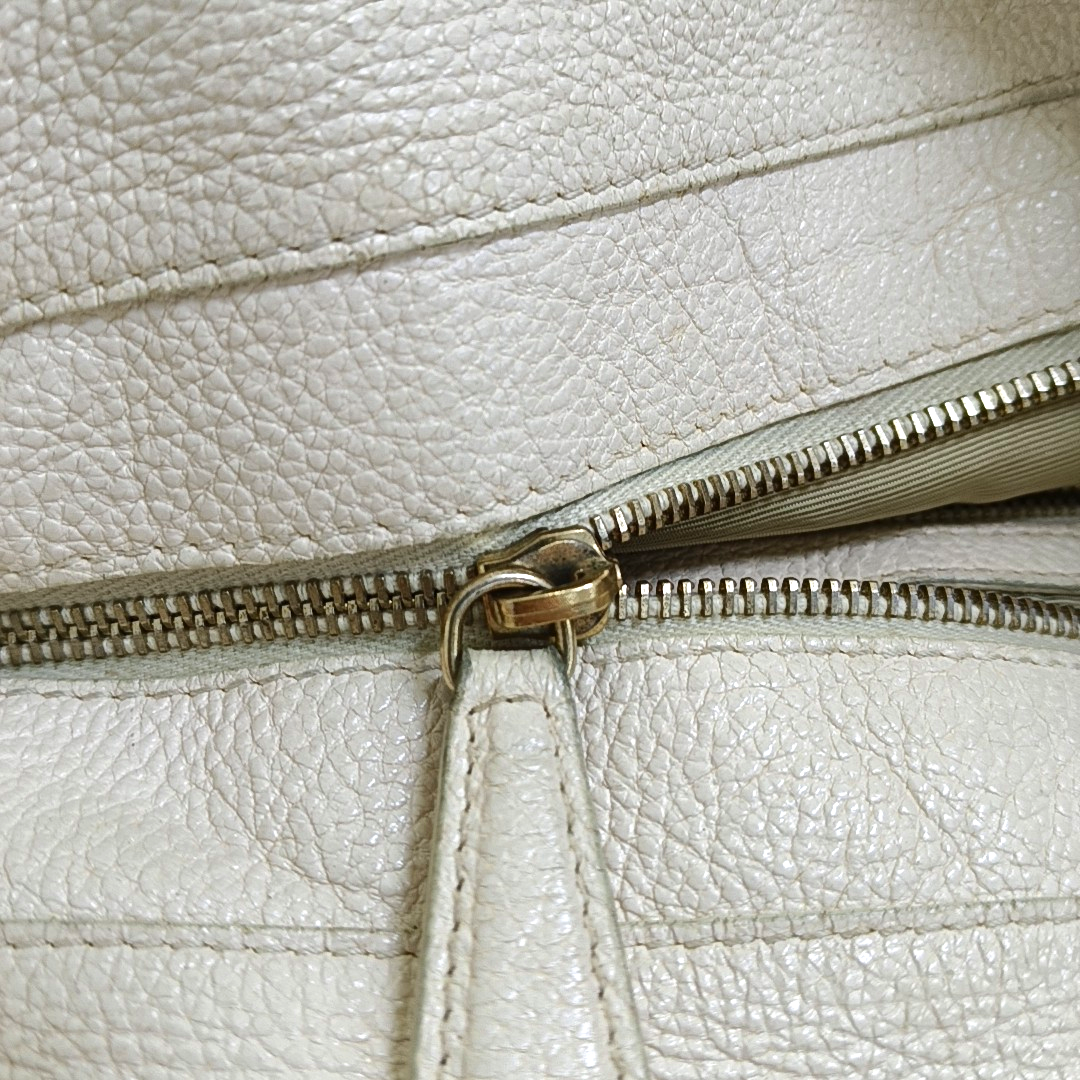 DIOR Tote bag White cowhide waffle pattern quilted single shoulder bag Golden hardware-(SKU)-957417098