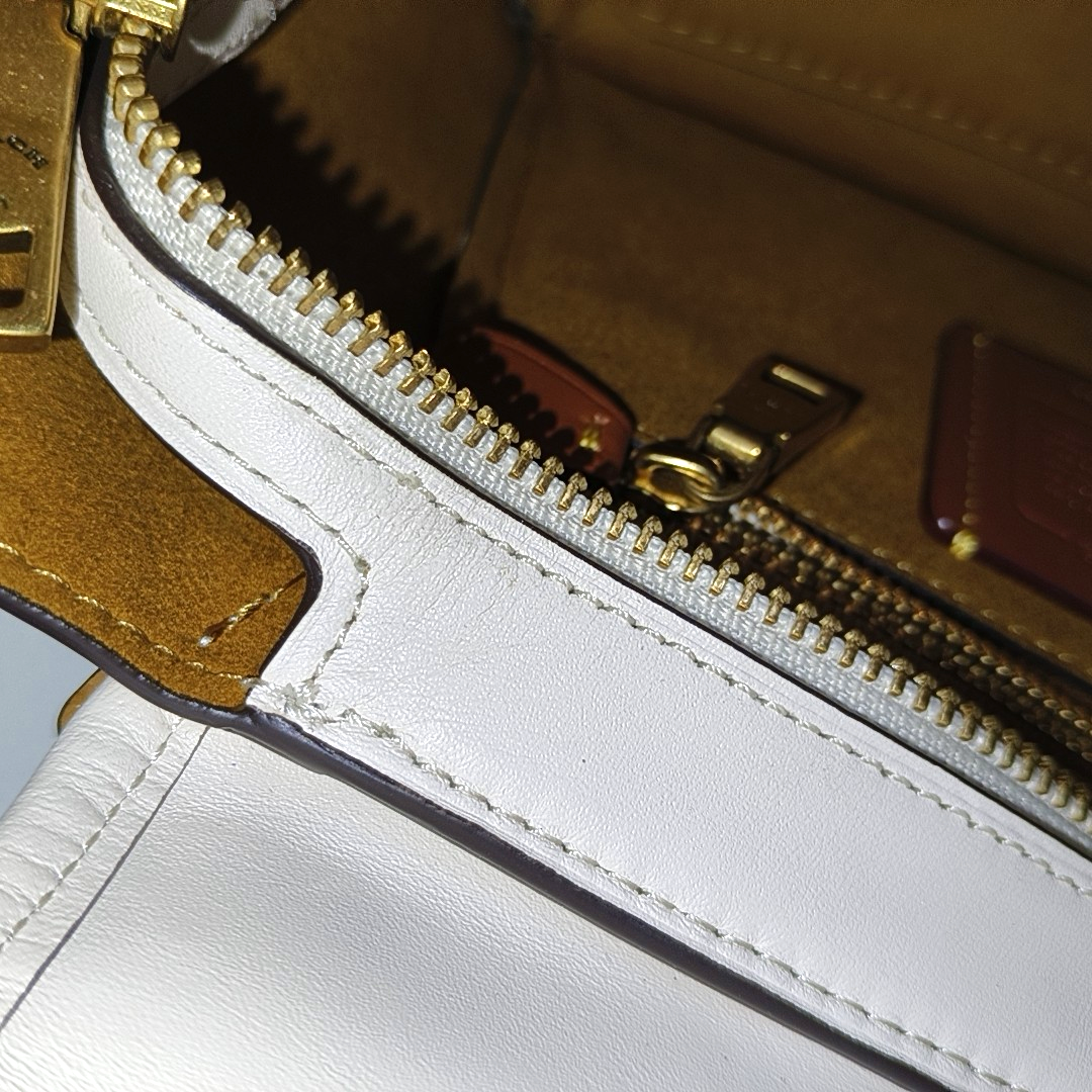 COACH COURIER White leather rivet patchwork single shoulder bag crossbody Golden hardware Removable shoulder strap-(SKU)-13839897